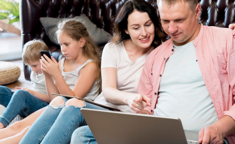  Family and Electronic Devices in Mauritius: Striking a Balance Without Crisis